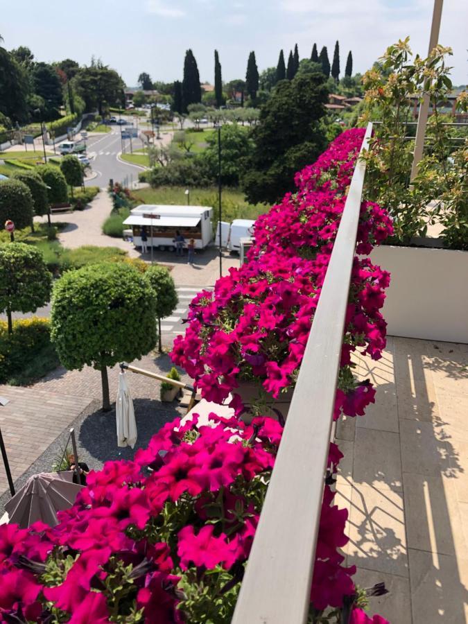 Apart-Hotel La Rocchetta ปาเดงเก ซุล การ์ดา ภายนอก รูปภาพ
