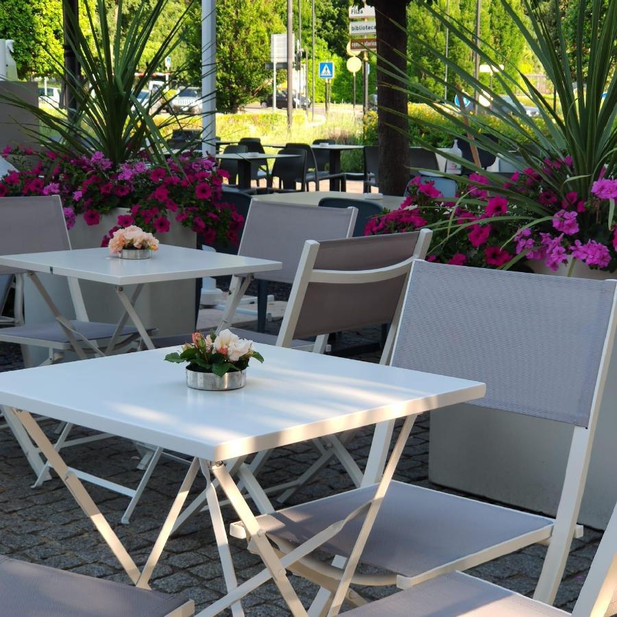Apart-Hotel La Rocchetta ปาเดงเก ซุล การ์ดา ภายนอก รูปภาพ