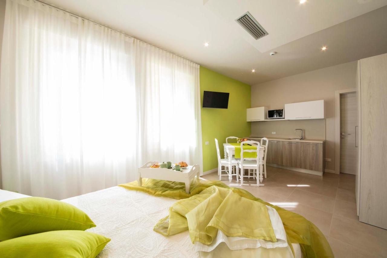 Apart-Hotel La Rocchetta ปาเดงเก ซุล การ์ดา ภายนอก รูปภาพ
