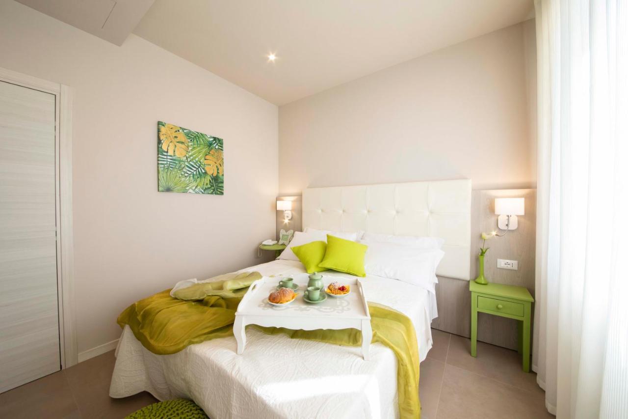 Apart-Hotel La Rocchetta ปาเดงเก ซุล การ์ดา ภายนอก รูปภาพ