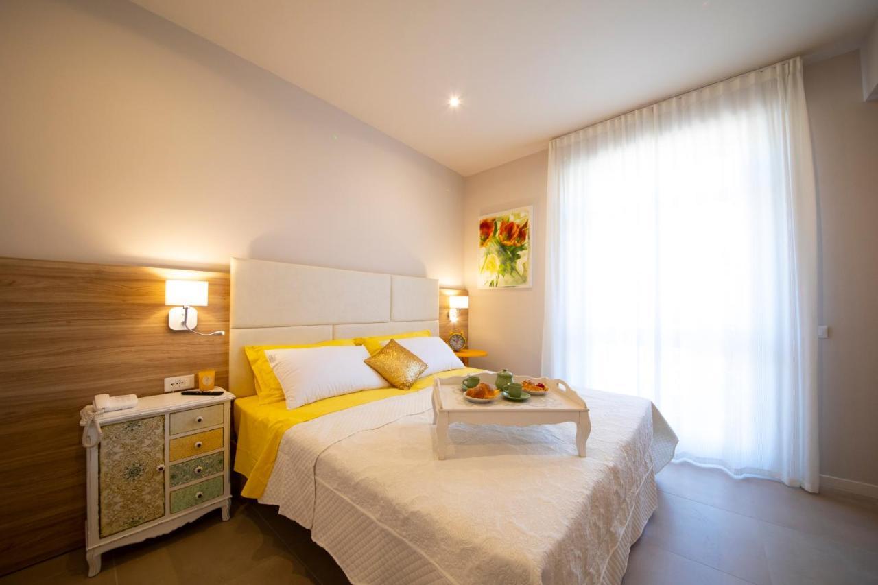 Apart-Hotel La Rocchetta ปาเดงเก ซุล การ์ดา ภายนอก รูปภาพ