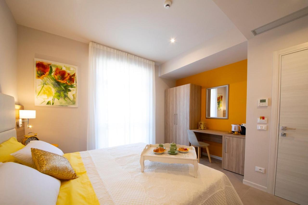 Apart-Hotel La Rocchetta ปาเดงเก ซุล การ์ดา ภายนอก รูปภาพ